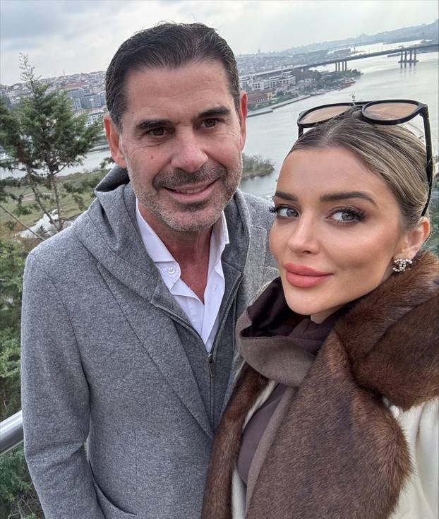 FOTO Naša prekrasna novinarka zaljubila se u ikonu Reala. Brak im je kao iz bajke, dobili i sina