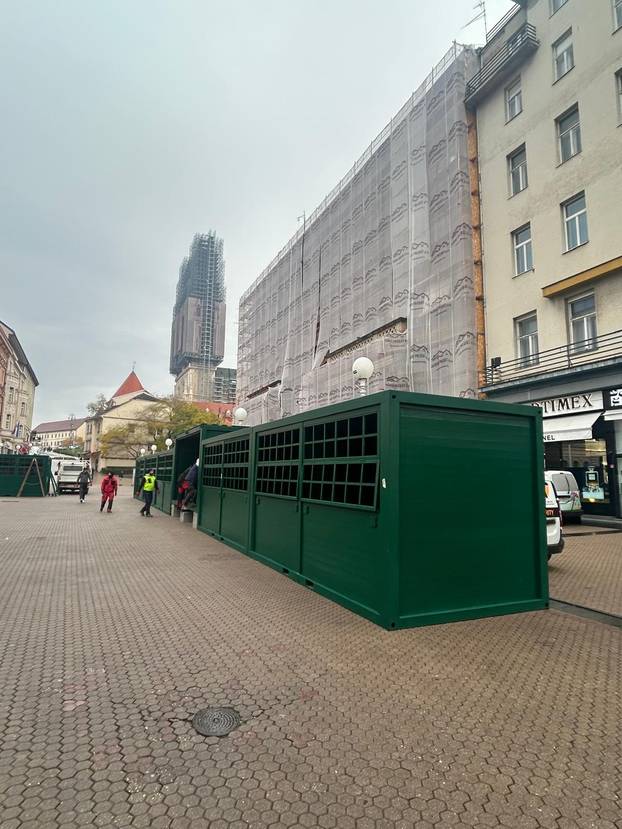 FOTO Ovo su adventske kućice na trgu, kako vam izgledaju?