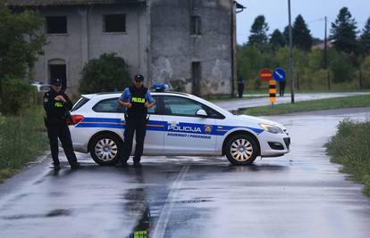 Muškarac je pucao na policiju pa se zabarikadirao u stan