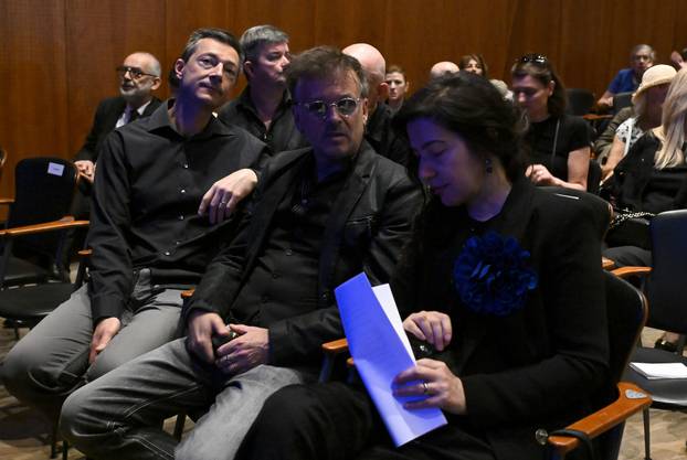 Zagreb: Komemoracija za Matiju Dedića u Lisinskom