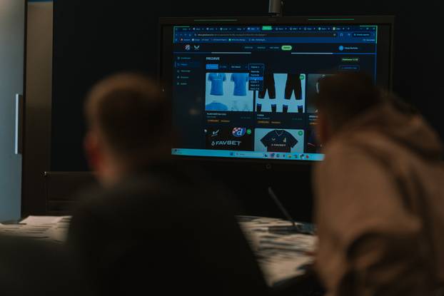 Jedan od ovih osam bit će novi dres Dinama. Koji je najljepši?