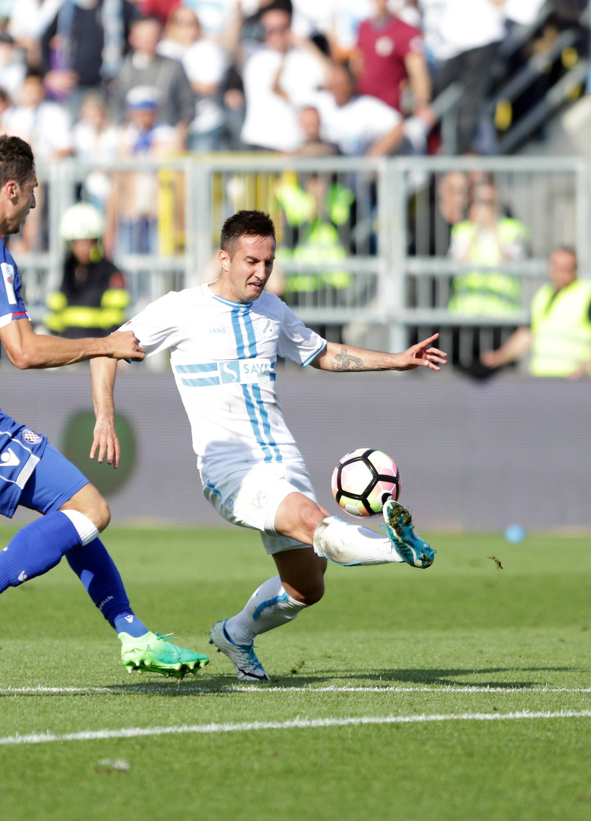 Šampionska Rijeka pobijedila je Hajduk i juri po povijesnu titulu