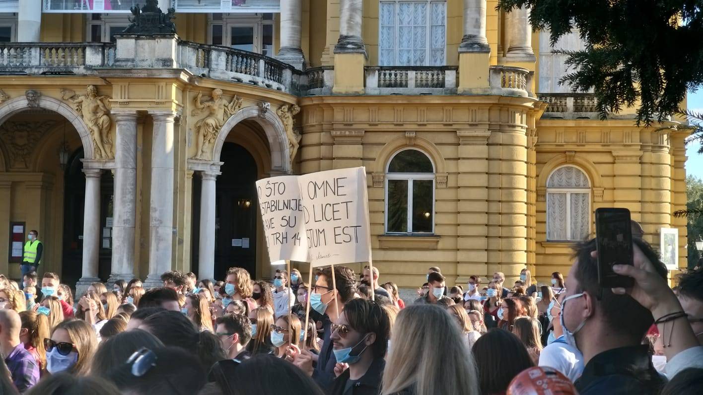 Studenti prosvjedovali protiv školarina: 'Prodajem stan u Zagrebu za semestar na Pravu'