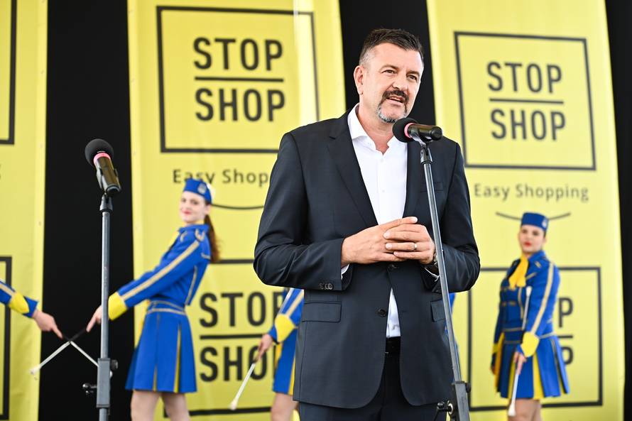 Što je muškarac bez brkova: STOP SHOP podržao Movember promičući važnost pregleda