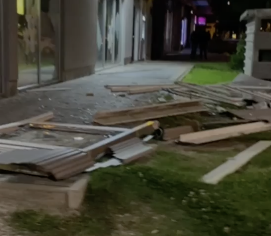 Eksplozija na Laništu: Oštećeno desetak stanova, curi voda, a narušena je i statika zgrade!?