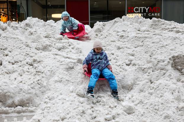 Major winter storm spreads across a large swath of the United States