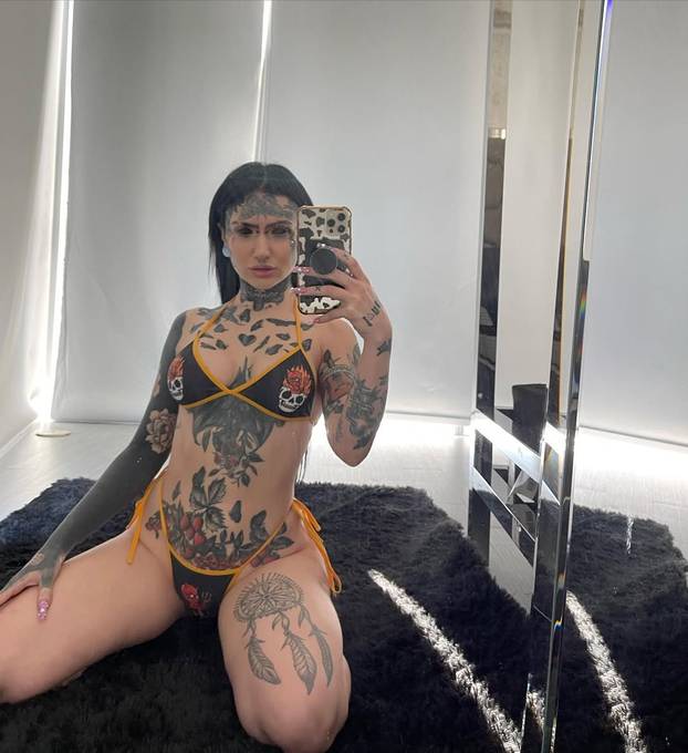 FOTO Cijela je tetovirana, ima i zmijski jezik: 'Vrijeđaju me da sam demon! Osjećam se lijepo'