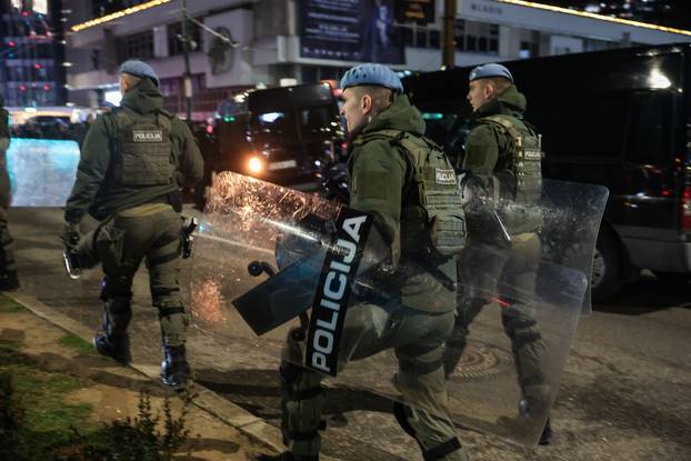 Sarajevo: Policija u punoj opremi na prosvjedu u središtu grada