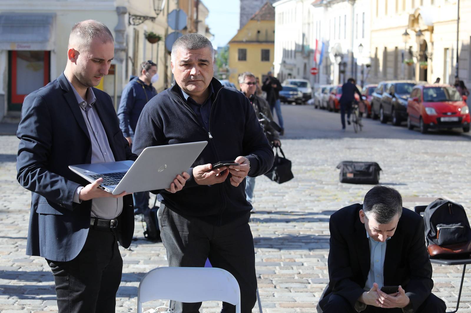 Zagreb: Gradska skupština po prvi put održana online putem, oporba se okupila na Trgu svetog Marka