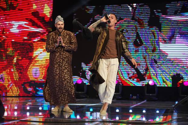 Beograd: Provokativan nastup u "Novogodišnjoj Elitoviziji" Ane Nikolić javnosti poznate i kao Mika Vasić 