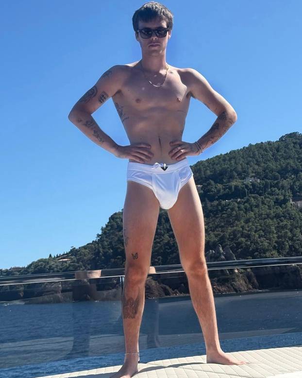 FOTO Raskol Beckhamovih: Dok David ljetuje s obitelji u Italiji, sin Brooklyn se potpuno otuđio