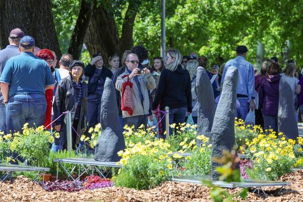 Zagreb: Sunce obasjalo Flora Art