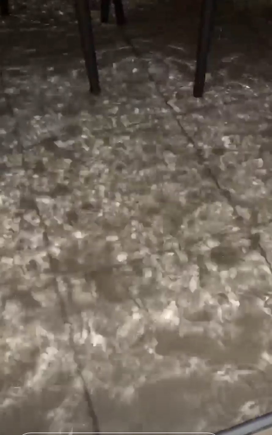 Reneu poplavio podrum: S*anja se događaju, nabavite si pumpu