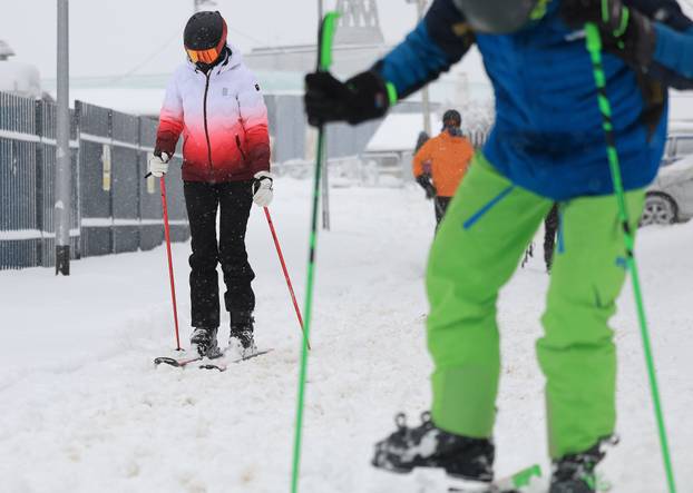 Zagreb: Započela skijaška sezona na Sljemenu 