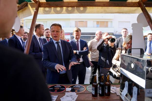 Zadar: Predsjednik Hrvatskog sabora Gordan Jandroković obišao je manifestaciju pod nazivom „Pijat na Pijaci“ 