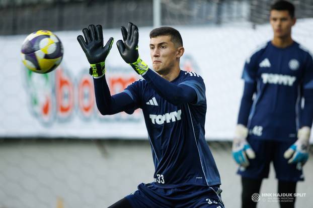FOTO Hajdukovci odradili zadnji trening prije Zire. Maksimalan fokus, Hrgović čak stao i na gol