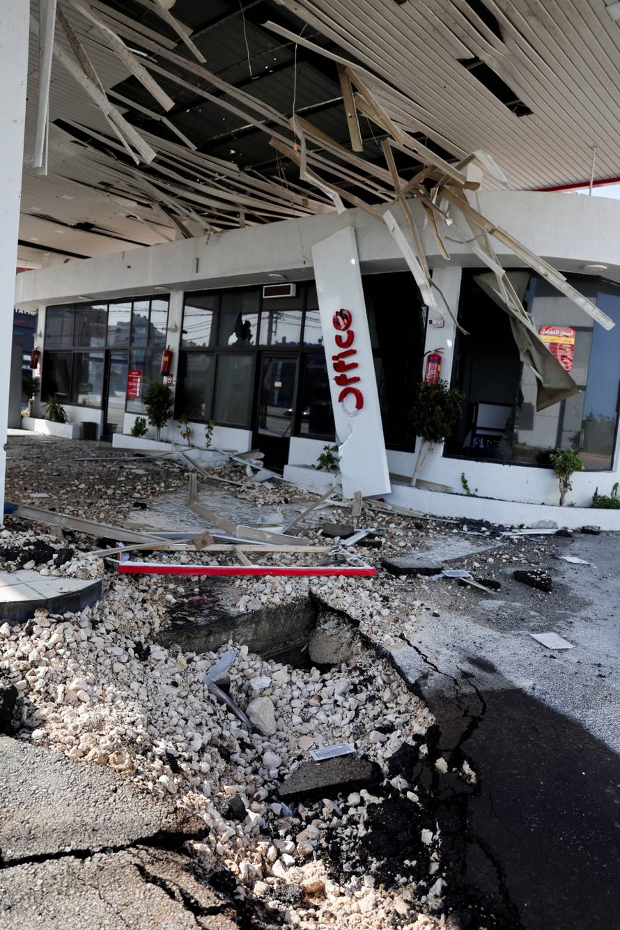Aftermath of an strike in Tyre