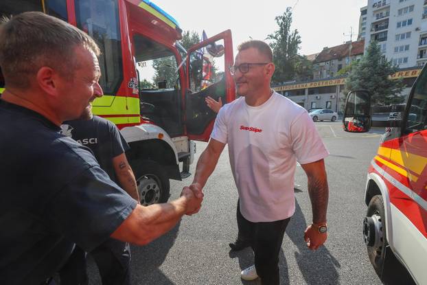 Stipe Miočić prvi se put u životu spustio niz šipku u vatrogasnoj postrojbi Zagreb