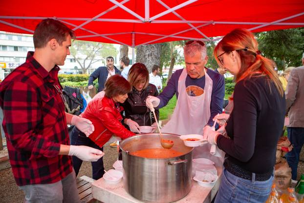 Dubrovnik: Gradska organizacija SDP Dubrovnik organizirala prvomajsko druženje uz grah