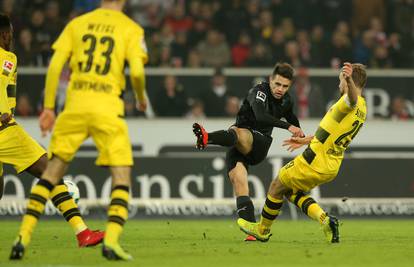 VIDEO Brekalo lijepo zabio svoj prvi gol za rušenje Dortmunda!