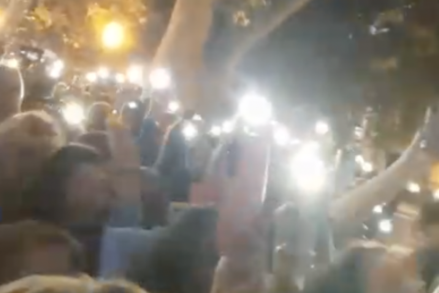 Brojni građani se okupili na Zrinjevcu u čast Halida Bešlića