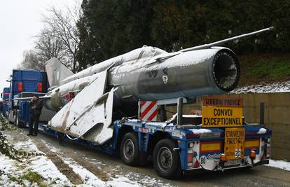 Turistička atrakcija u Čazmi: Na letjelište stigao ratni MiG 21