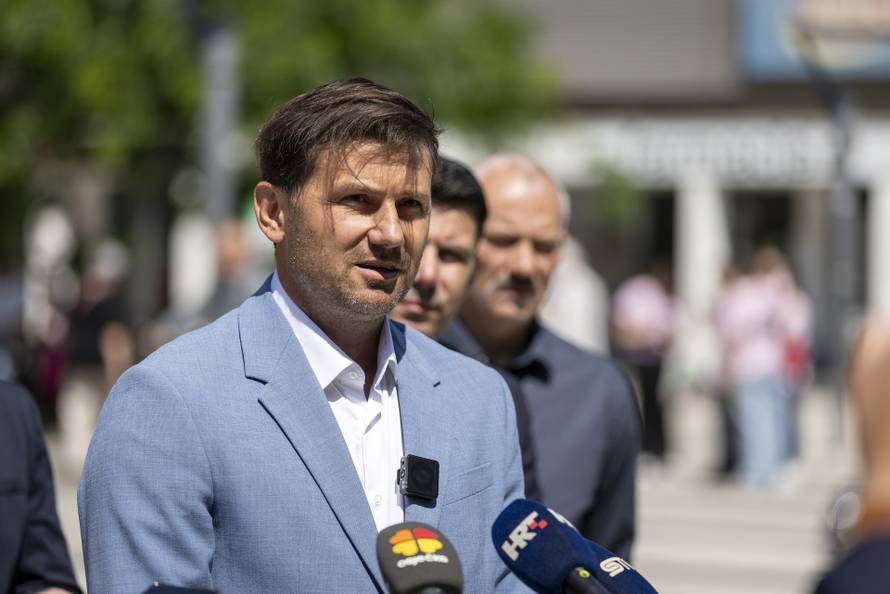 Osijek: Press konferencija Nikole Grmoje