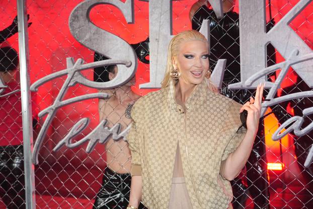 Beograd: Jelena Kareluša stigla je na promociju albuma  Seke Aleksić