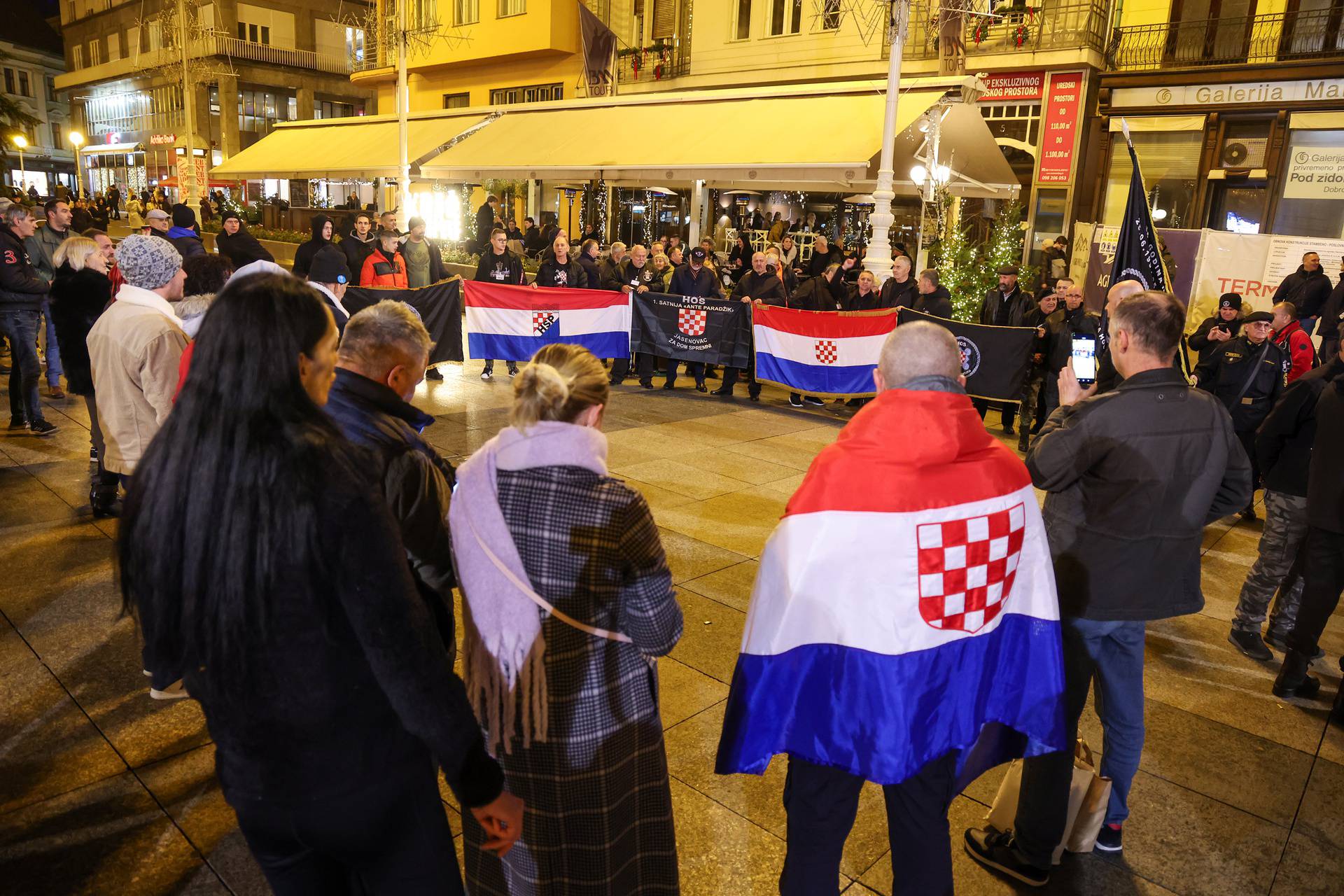 Zagreb: Održan prosvjed "HOS je naš ponos"