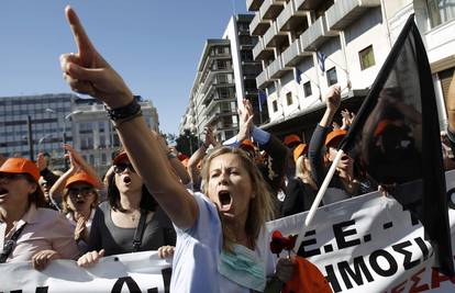 U Grčkoj počeo 48-satni opći štrajk, sukobili se s policijom
