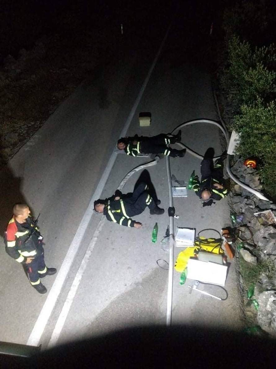 Vatrogasci klonuli od umora: Cijelu noć gasili požar na Hvaru