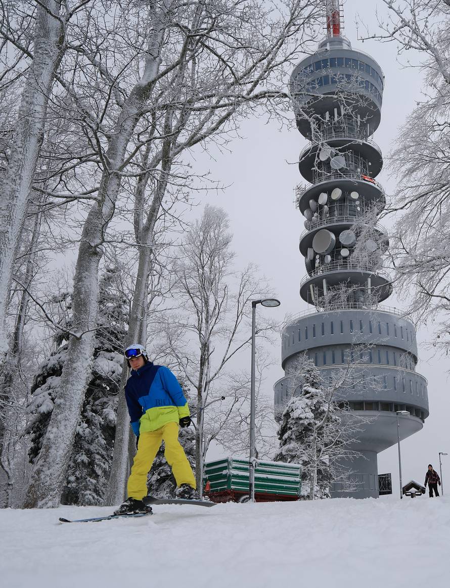 Zagreb: Započela skijaška sezona na Sljemenu 