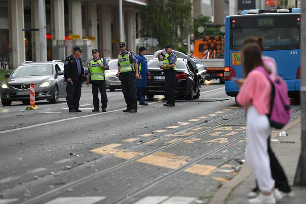 Zagreb: U prometnoj nesreći u Dubravi više ozlijeđenih