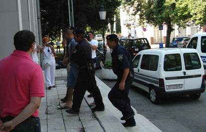 U Slavonskom Brodu uhitili su pet glavnih krijumčara