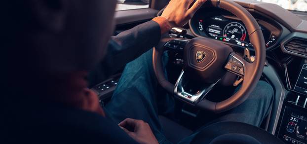 FOTO Zlatane, gdje ih držiš? Ibra se za rođendan počastio novim Ferrarijem: 'Nikad ih ne perem'