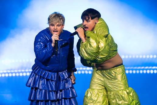 Pogledajte pobjedni&ccaron;ki nastup: Sven Pocrni&cacute; kao K&auml;&auml;rija u 'Tvoje lice zvu&ccaron;i poznato'