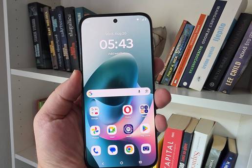 Motorola moto G77 na testu: Pouzdan telefon kojem je svakodnevica najja&ccaron;a strana