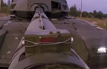Pogledajte ruski supertenk: Moćni T-14 Armata u akciji 