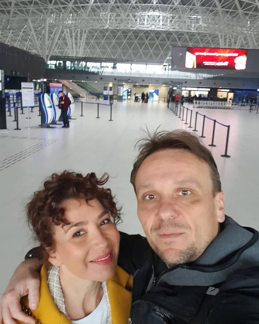 Ecija slavi godišnjicu braka: 'Mi zajedno plovimo već 11 godina'