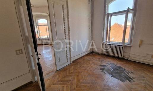 FOTO Za ovaj stan u Zagrebu traže 600.000 €: 'Nije saniran od potresa. Treba renovaciju'