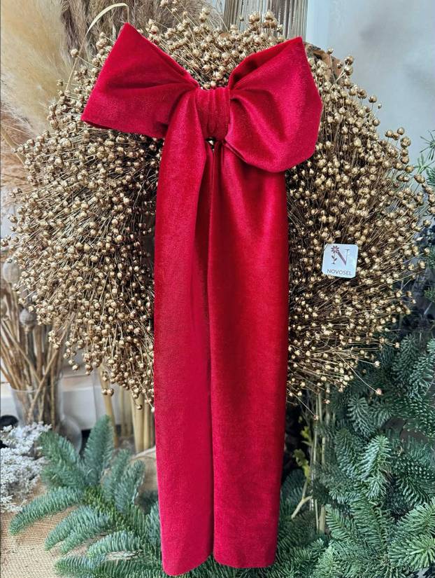 FOTO Domaći kreativci svojim vijencima za vrata stvaraju blagdansku magiju već na ulazu