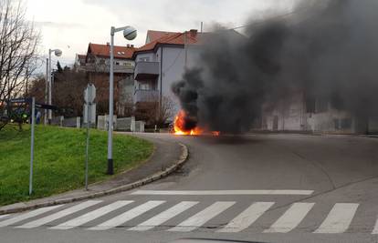 Automobil se zapalio u vožnji: Srećom nitko nije ozlijeđen