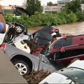 Rijeka automobila: Poplava je ispraznila cijeli auto salon