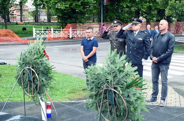 Polaganje vijenaca povodom Dana općine Gline