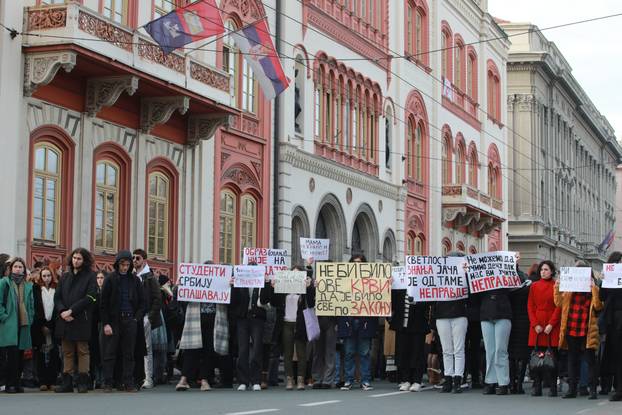 Beograd: Studenti beogradskog Sveučilišta ponovno blokirali promet ispred Rektorata