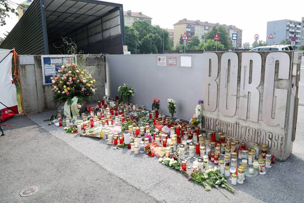 Graz: Dan nakon pokolja u školi brojni građani i učenici polažu cvijeće i pale svijeće za ubijene