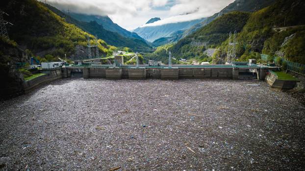 Dolini Neretve prijeti veliko zagađenje, gomila smeća putuje rijekom nakon katastrofe u Jablanici