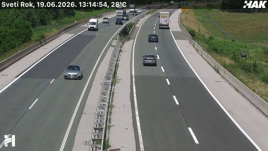 FOTO Skratili petak i požurili na produženi vikend: Ogromna gužva kod Lučkog prema moru