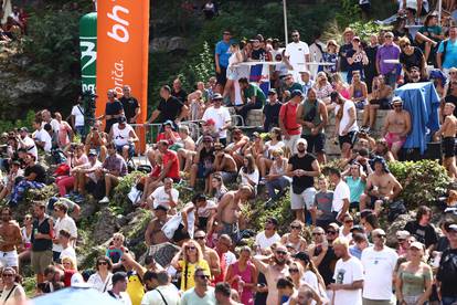 
Mostar: Finalno natjecanje najboljih svjetskih skakača Red Bull Cliff Divinga 