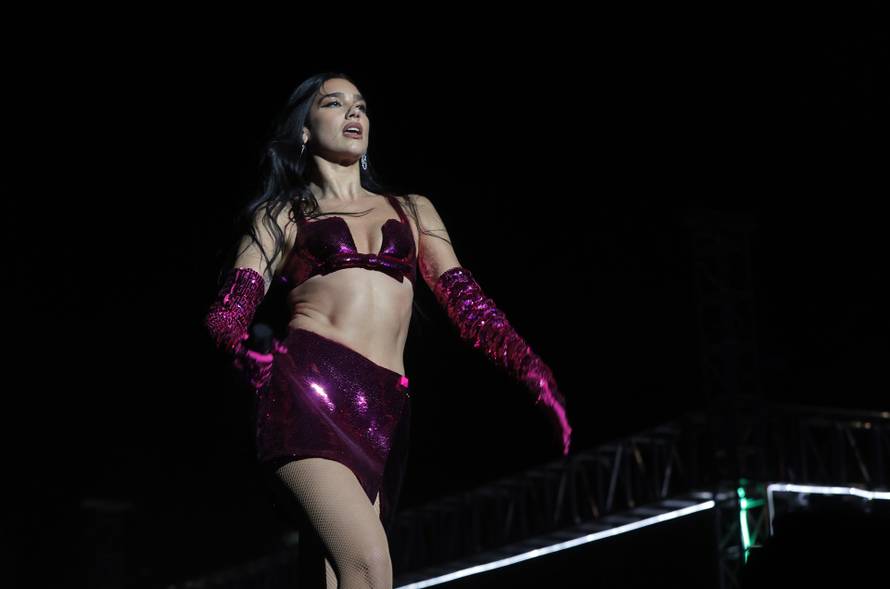 Priština: Dua Lipa nastupila na Sunny Hill festivalu koji organizira sa svojim ocem